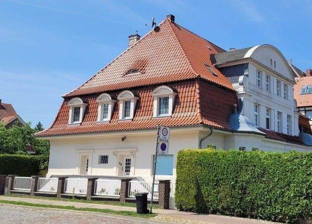 Immobilie in Perleberg - Attraktive Jugendstilvilla mit Doppelgarage, Garten und Terrasse am Stadtrand von Perleberg ! - Bild 0
