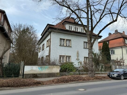 Eigentumswohnung in historischer Stadtvilla unterhalb vom Festspielhügel