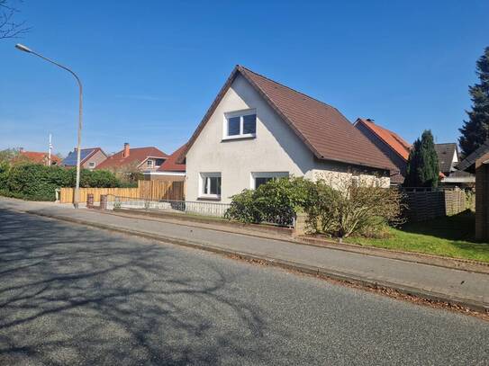 Zwischen Varel und Dangast! Charmantes, renoviertes EFH in Sackgassenlage!