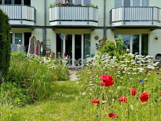 Ruhig und in Seenähe - ebenerdige 2,5-Zimmer-Wohnung mit idyllischem Garten.