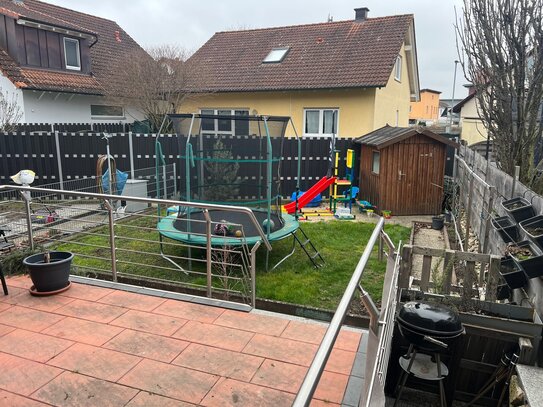 KAPITALANLAGE ODER SELBSTNUTZUNG! Schicke 3-Zi-EG-Whg mit Garten, Terrasse, Garage und Stellplatz