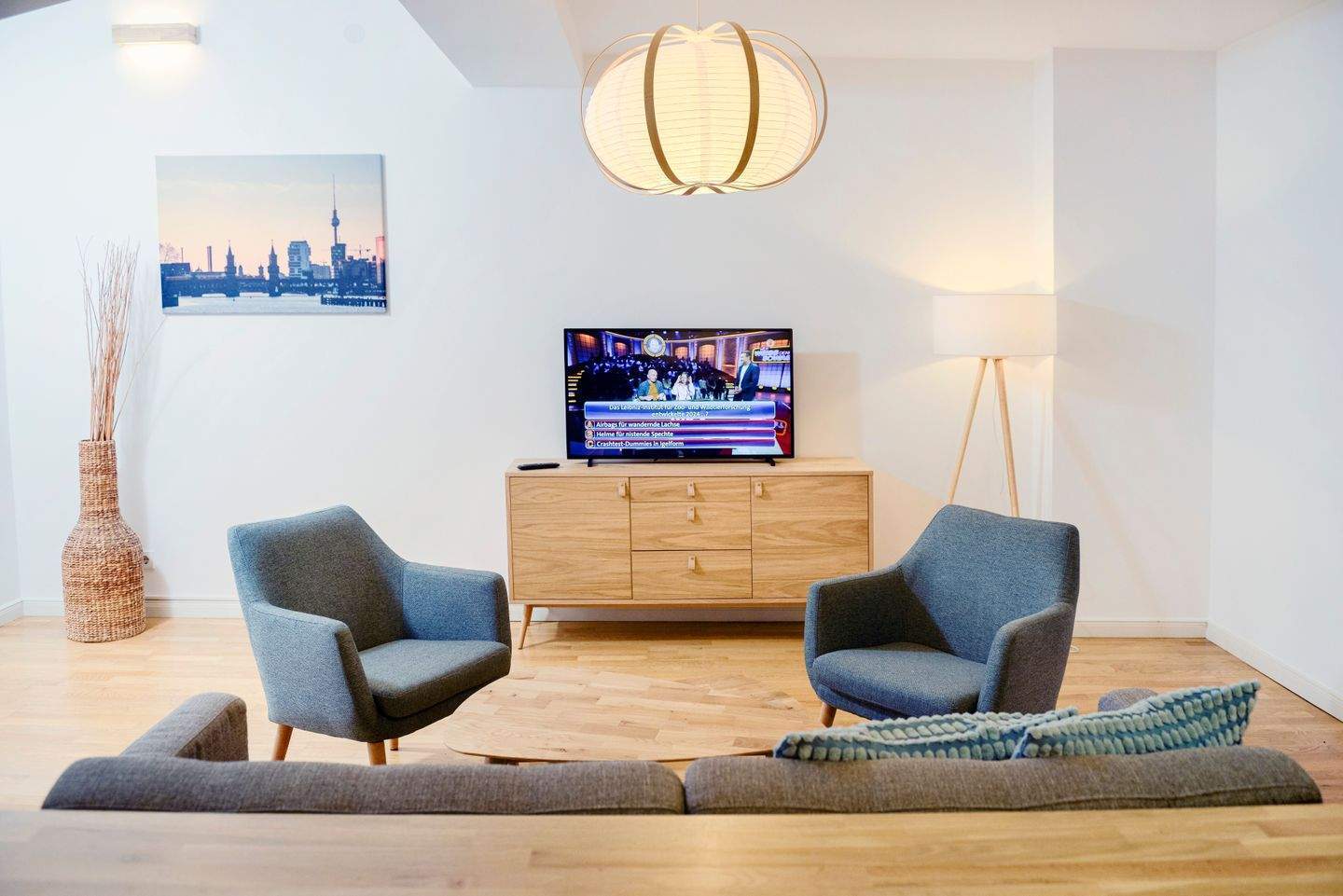 Dachgeschoss-Wohnung mit Terrasse in wunderbarer Nachbarschaft - Foto 1
