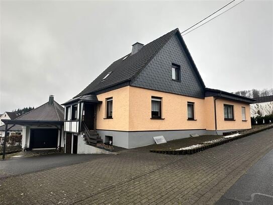 Nähe Langenhahn-Westerburg! Solides und schönes Wohnhaus mit Garage und Garten!