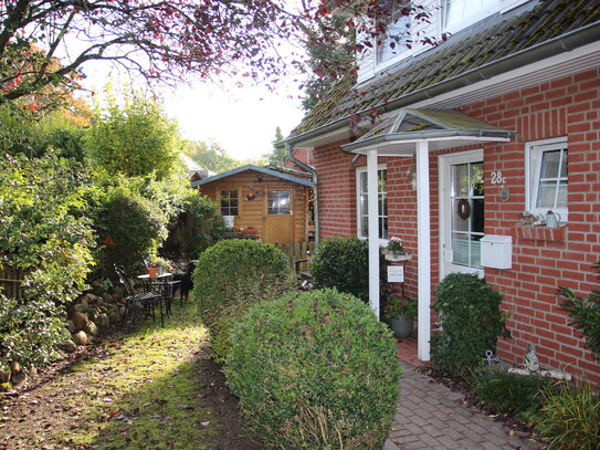 TOP MODERNE DOPPELHAUSHÄLFTE IM "HYGGE STYLE" MIT VOLLKELLER UND CARPORT