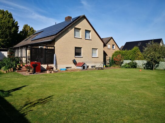 2 Familienhaus mit Garten, Terrasse. Solar mit Speicher und Sauna