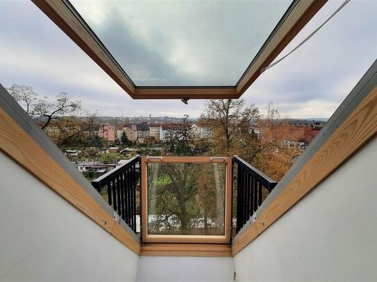 helle Dachgeschosswohnung mit französischen Balkon & Weihnachtsvorteil !