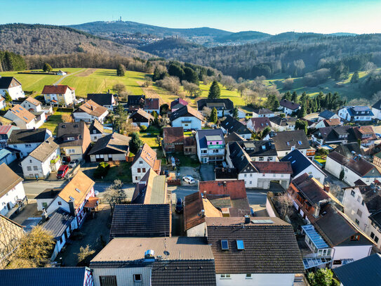 Großes Familienanwesen mit Innenhof und Garten