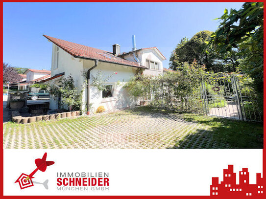 IMMOBILIEN SCHNEIDER - bezugsfreie, schöne DDH in bester Lage mit großem Grundstück, neue Heizung