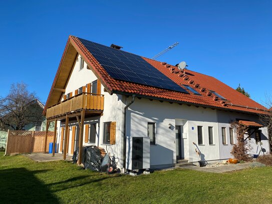 große Doppelhaushälfte mit Garten und Garage in Thaining