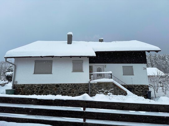 Freistehendes Ein- oder Zweifamilienhaus - in naturnaher und zentraler Lage