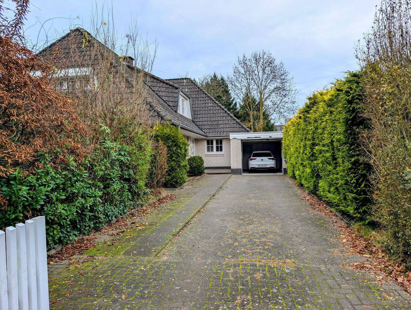 Komfortables 6-Zimmer Einfamilienhaus mit Garage in Bremen-Arbergen