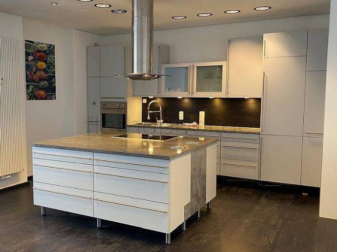                                                               Zentral gelegene 2-Zimmer-Wohnung mit kleiner Terrasse und Parkplatz in Prien -…                                                       in Prien am Chiemsee