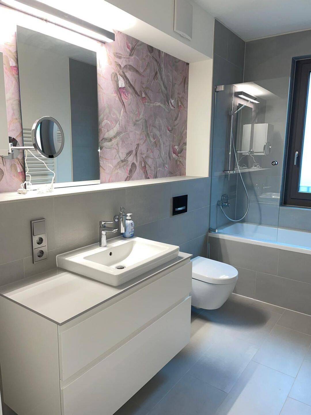 Wunderschöne * 2 Zimmer Wohnung * Einbauküche * Teilmöbliert * Balkon Süd-/Westausrichtung * SP - Photo 1