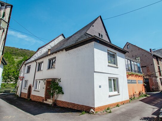 Beliebtes Gästehaus in Reil mit Wintergarten und 2 Garagen