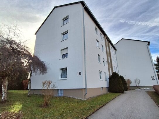 Ganz oben - neu hergerichtete 3-Zimmer-Wohnung mit Balkon