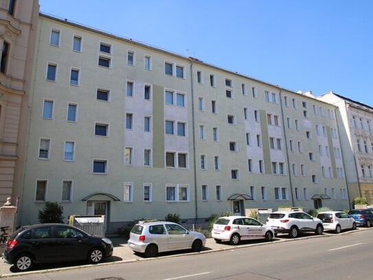 2- Raumwohnung mit Balkon in Stadtfeld Ost