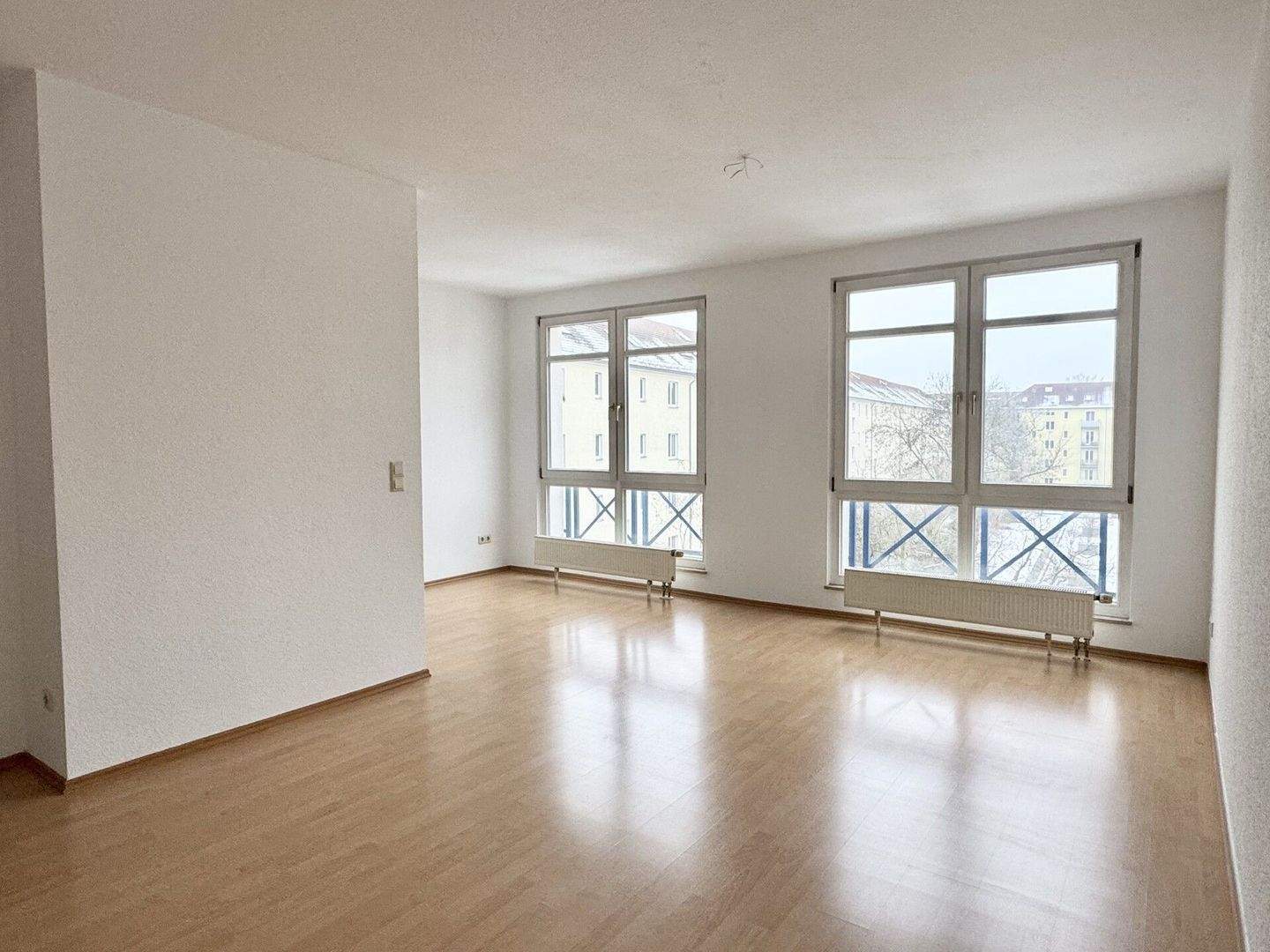 Ideal zum Eigennutz! | 2- Zimmerwohnung mit Balkon in Elbnähe | Dresden Johannstadt