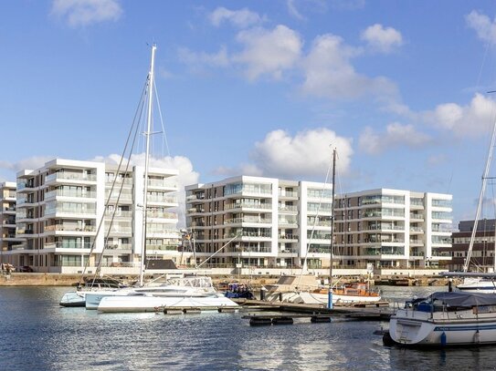 Mitte // Vermietete gemütliche 2-Zimmer-Wohnung mit Blick auf den Neuen Hafen als Kapitalanlage