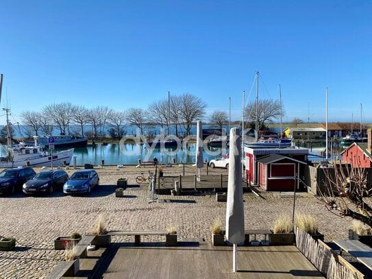 3-Zimmer-Wohnung mit wundervollem Hafen - und Ostseeblick.