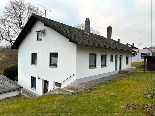 Großzügiges Zweifamilienhaus für die ganze Familie mit Garten und viel Gestaltungspotential in Mirskofen