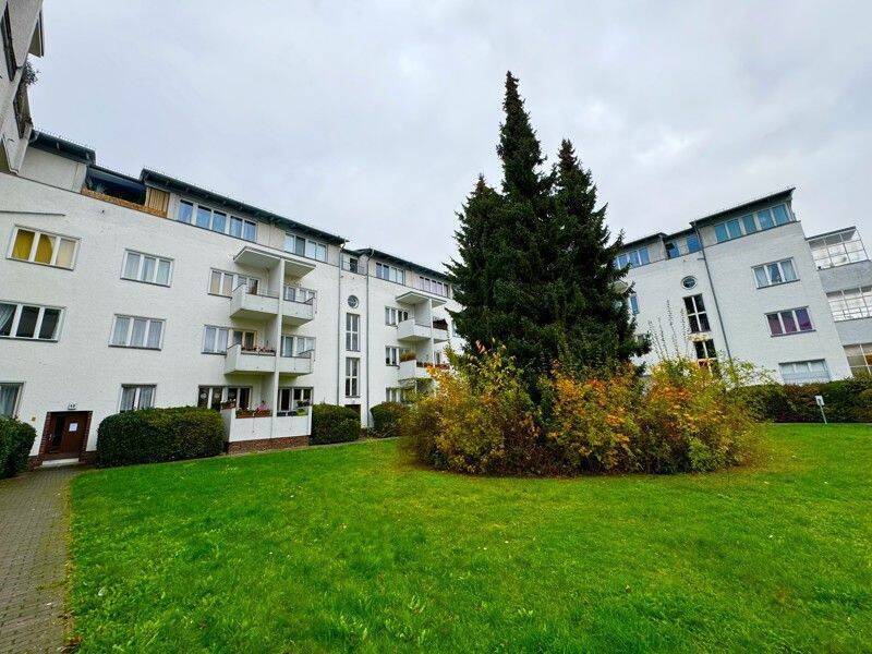 Lichtdurchflutete Dachgeschosswohnung ohne Schrägen - Foto 1
