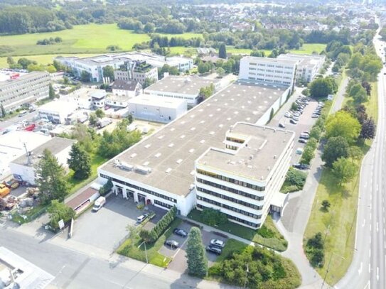 "PROVISIONSFREI" ca. 5.300 m² Halle - Rampe - ebenerdig/ 360 m² Büro-,Sozialfläche zu vermieten