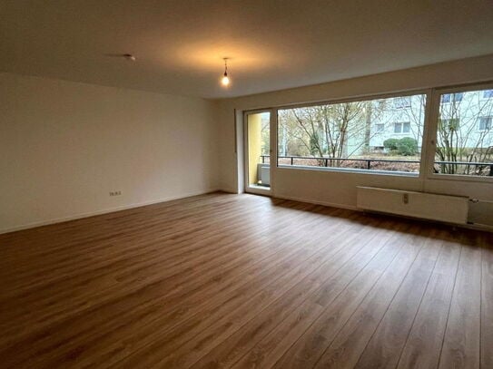 *Provisionsfrei* Moderne 3,5-Zimmer Erdgeschosswohnung mit Garage und großem Balkon