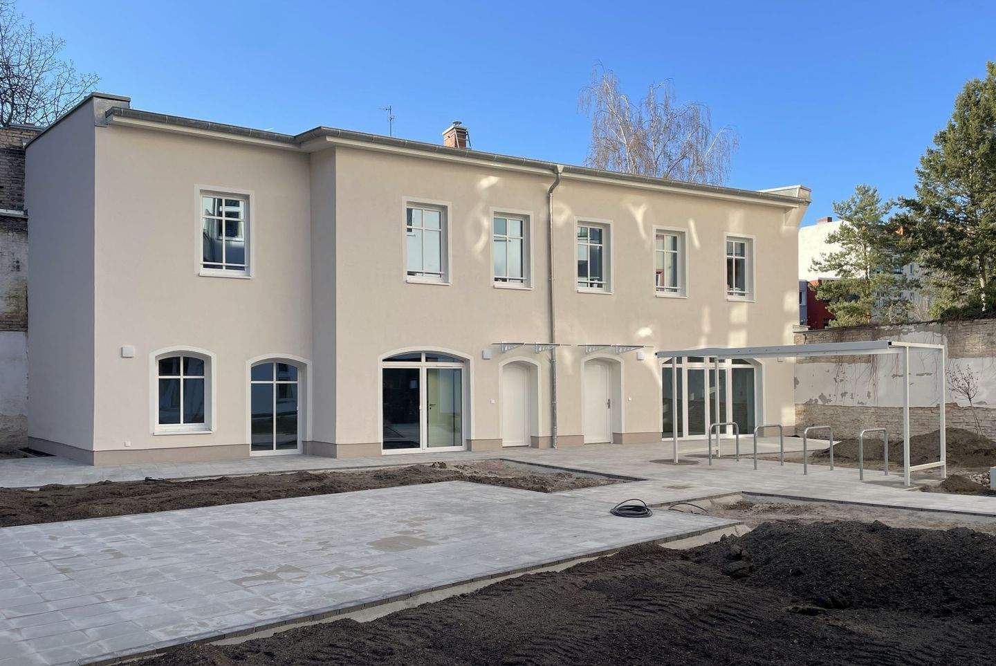 Erstbezug in ruhiger ausgebauter Remise! - Photo 1