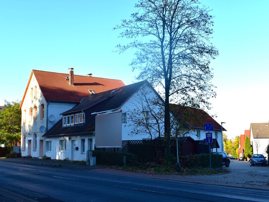 Das perfekte Anlagejuwel! Voll saniertes Mehrfamilienhaus m. Gewerbe inkl. 2 sanierter EFH`s