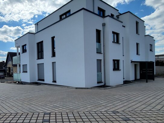 FRAULAUTERN - ERSTBEZUG- SOUTERRAINWOHNUNG IM NEUBAU MIT EINBAUKÜCHE ; STELLPLATZ ; GARAGE IN VERKEHRSBERUHIGTER LAGE