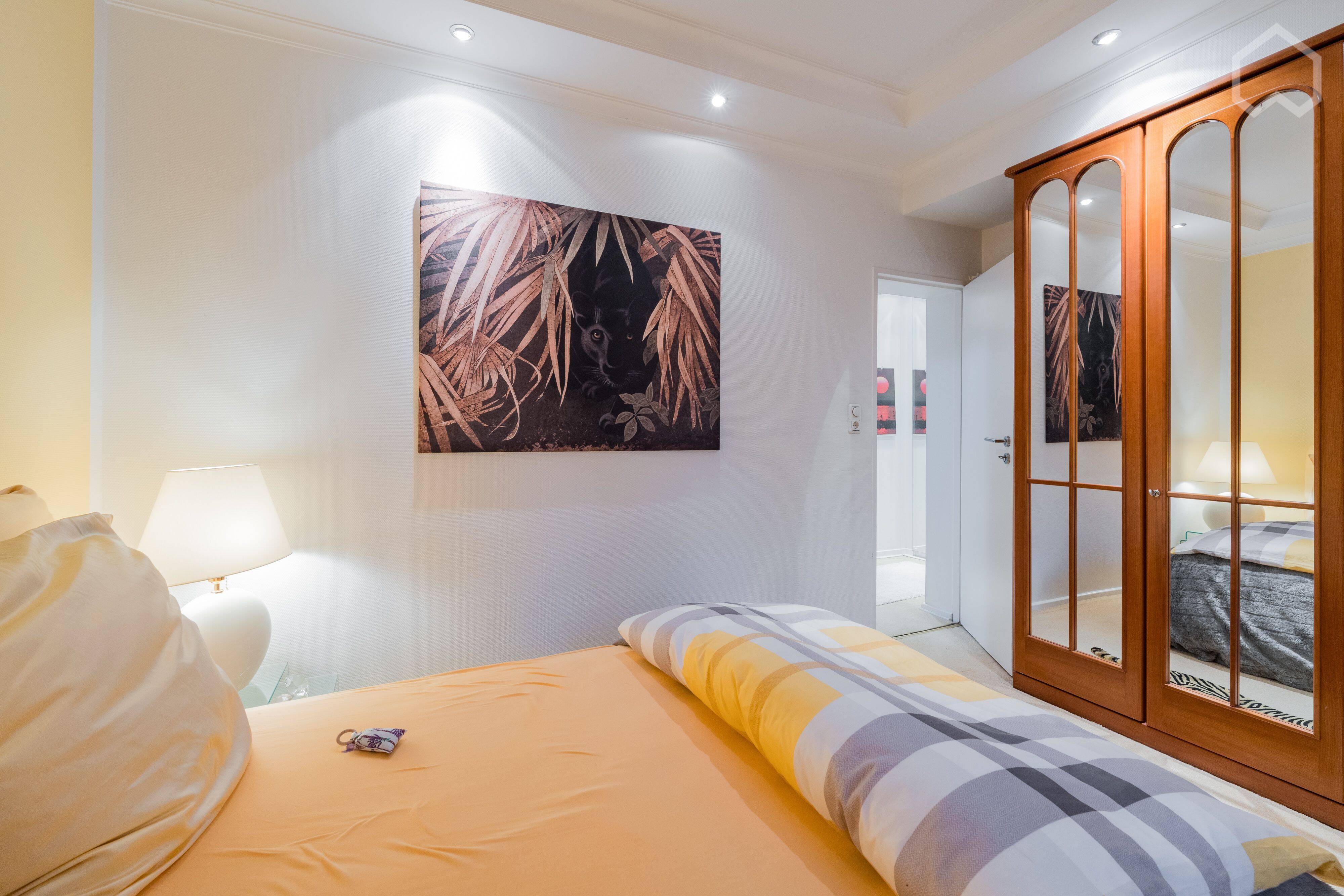 Schöne 3-Zi.-Wohnung mit Balkon, in Berlin-Charlottenburg-Westend in gepflegter grüner Wohngegend, verkehrsgünstig gelegen, für 1 oder 2 Personen - Foto 1