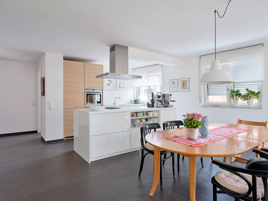 Elegante Maisonette-Wohnung mit großzügigem Schnitt in zentraler Lage von Bad Boll