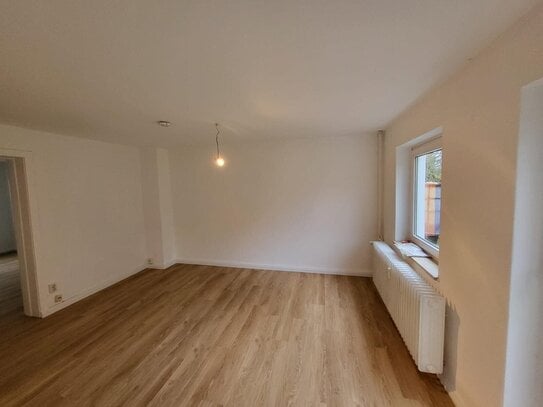 "Bezugsfreie 2-Zimmer-Wohnung mit Terrasse in Kiel-Wellingdorf - Zentral & Ruhig!"