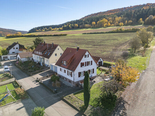 Einfamilienhaus mit vielen Möglichkeiten und herrlichem Blick ins Grüne!