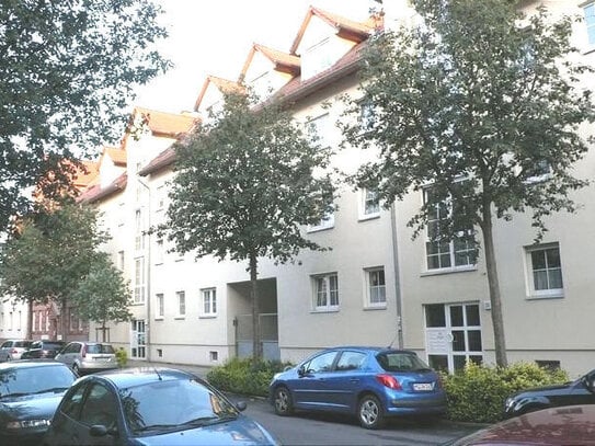 Moderne 2-Zimmer Wohnung, 62 m², hell und ruhig, Südbalkon mit Blick in unseren Park, im Zentrum von Merseburg