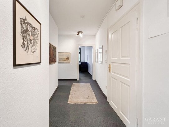 4 Zimmer-Altbau-Wohnung in Schwabing nahe U-Bahn Dietlindenstraße