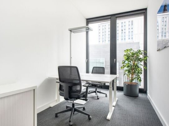 Privater Büroraum für 2 Personen in Regus Alexanderplatz