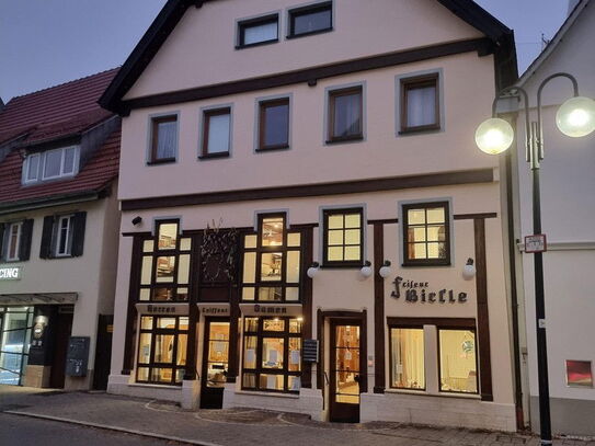 Exklusives Wohn- und Geschäftshaus in Münsingen - mit seit 50 Jahren etabliertem Friseursalon