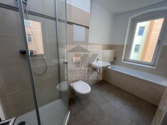 Moderne 3 Raum Wohnung mit Wanne, Dusche und Balkon in Gera-Debschwitz!