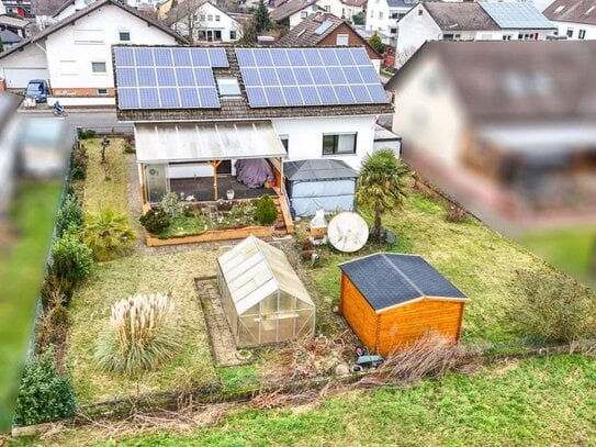 DIETZ: Großzügiges 2-Familienhaus in attraktiver Feldrandlage! Niedermittlau - Bahnhofssiedlung