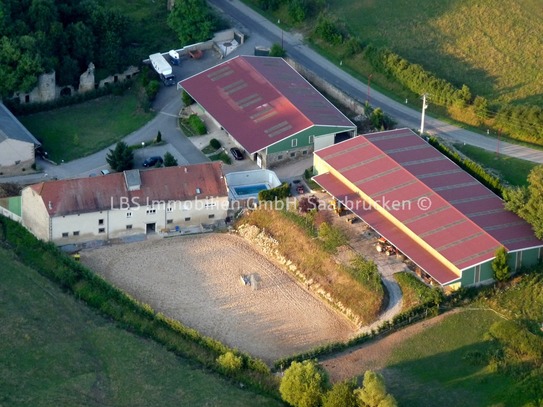 ***Frankreich: schöner Reiterhof mit Reithalle und Wohnhaus***