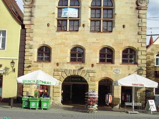 Büroflächen, Yoga-Studio, Tanzstudio, Kanzlei direkt am Laufer Marktplatz a 240 m² oder erweiterbar auf 514 m²