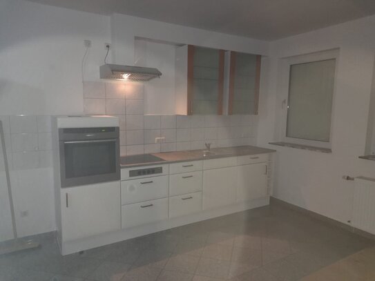 Uhlandstraße, Erdgeschosswohnung 61 m², renoviert, Einbauküche