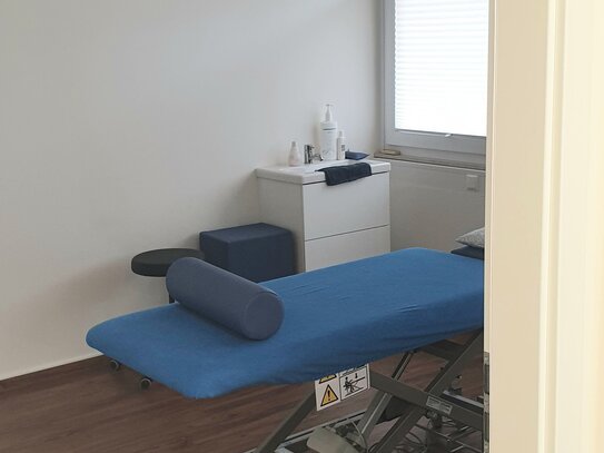 Praxisfläche - 2 Zimmer - 2 Stellplätze - in Physiotherapiehaus