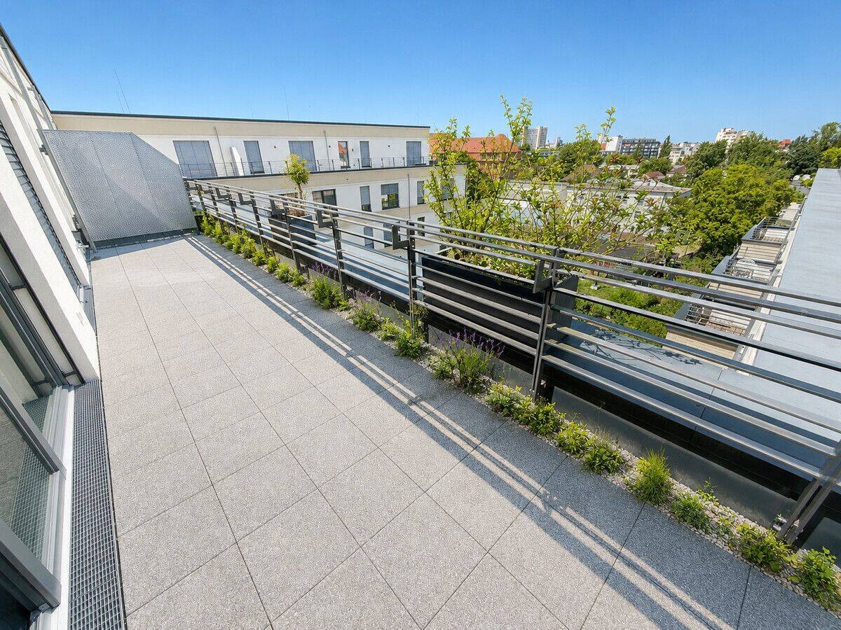 Wilmersdorf: Brandenburgische Str - LUXUS 2-Zi-DG - 80 m² + RIESEN TERRASSE + 2 Bäder - ab 01.09.26 - Photo 1