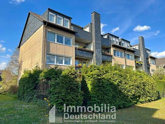 Charmante Dachgeschosswohnung mit Süd-Balkon und Garage in ruhiger Nachbarschaft