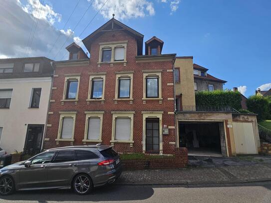 sanierungsbedürftiges Einfamilienhaus/Garage in Püttlingen-Citylage