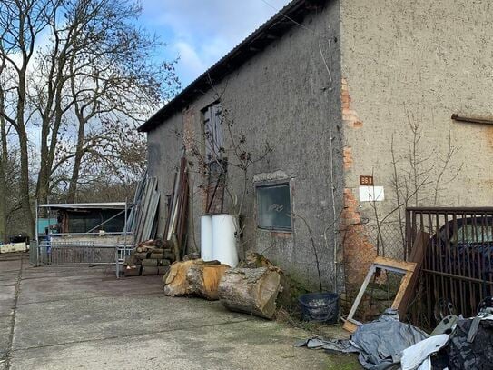 landwirtschaftliches Grundstück mit Stall