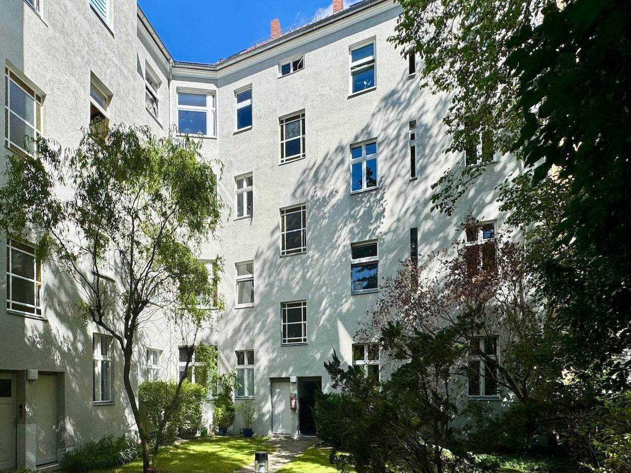 Modernisierte 3-Zimmer-Eigentumswohnung bezugsfrei kaufen in Berlin-Reinickendorf, 110 m², Balkon