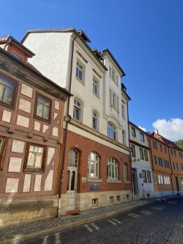 Schicke Altbauwohnung in ruhiger Innenstadtlage mit Stellplatz